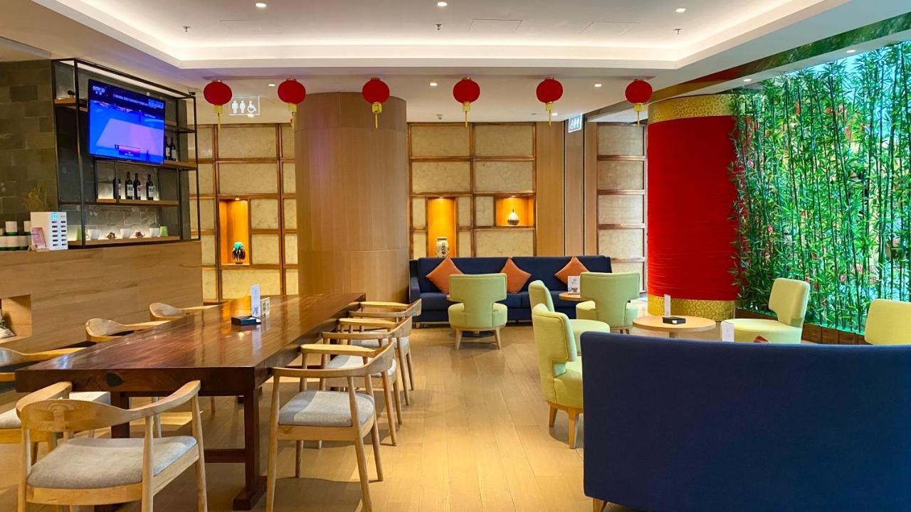 珠海粤财皇冠假日酒店 酒店 5*