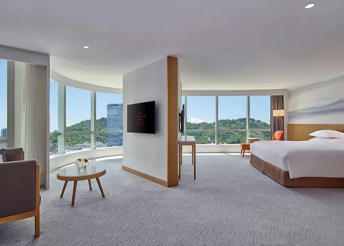 Crowne Plaza Zhuhai City Center By Ihg - Offers Free One-Way Shuttle To Chimelong Ocean Kingdom