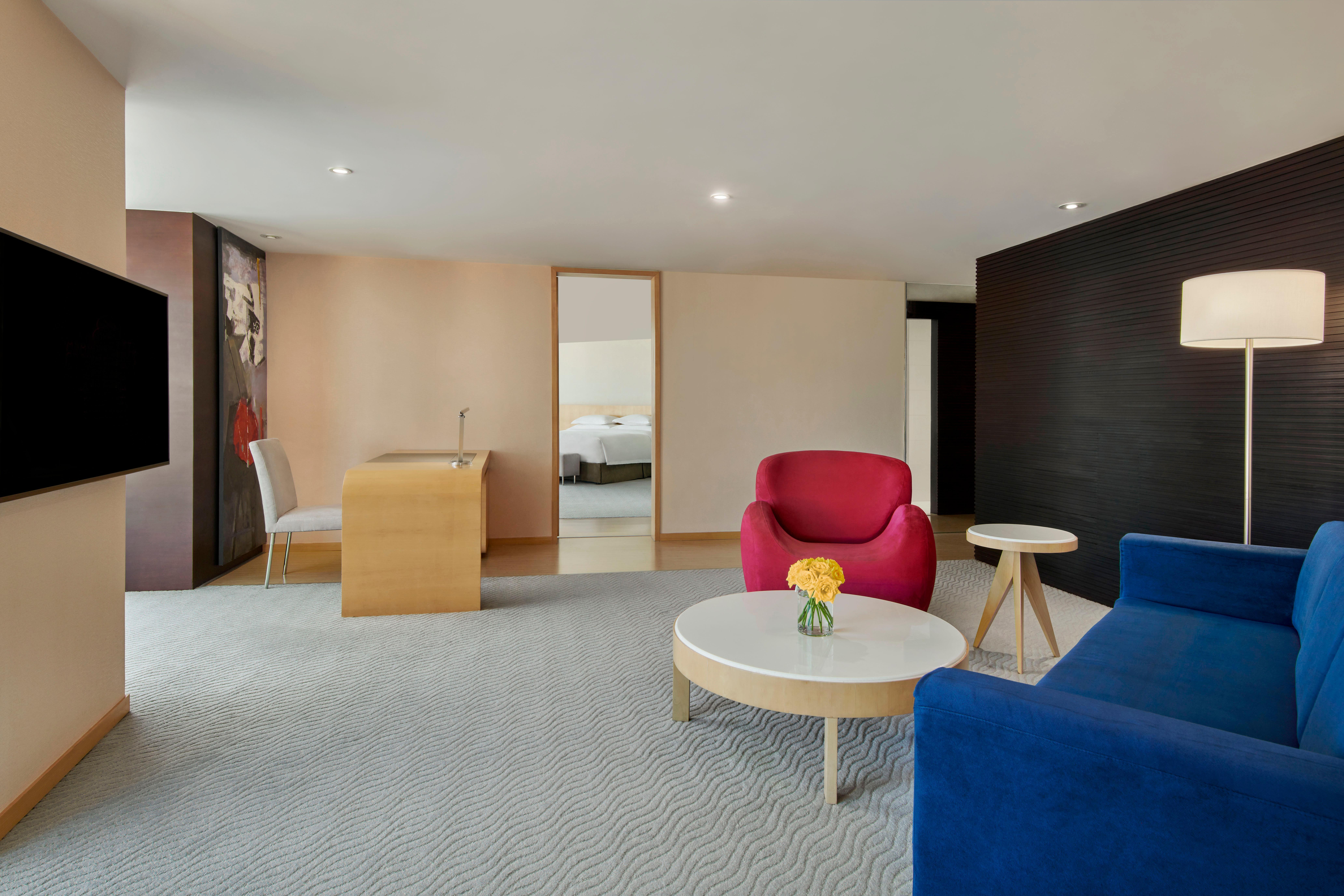 Crowne Plaza Center By Ihg - Offers Free One-way Shuttle To Chimelong Ocean Kingdom