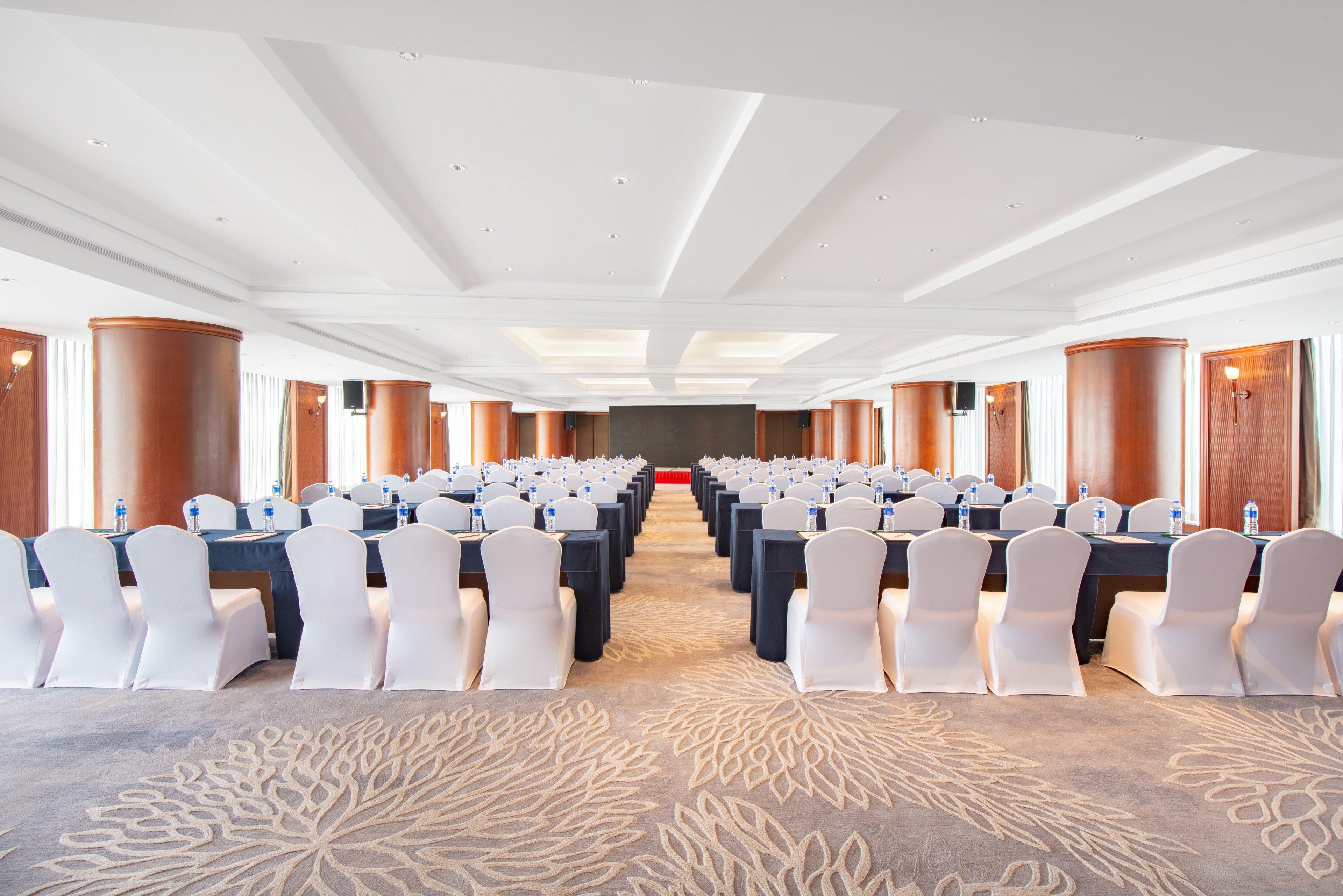 Crowne Plaza Center By Ihg - Offers Free One-way Shuttle To Chimelong Ocean Kingdom Zhuhai