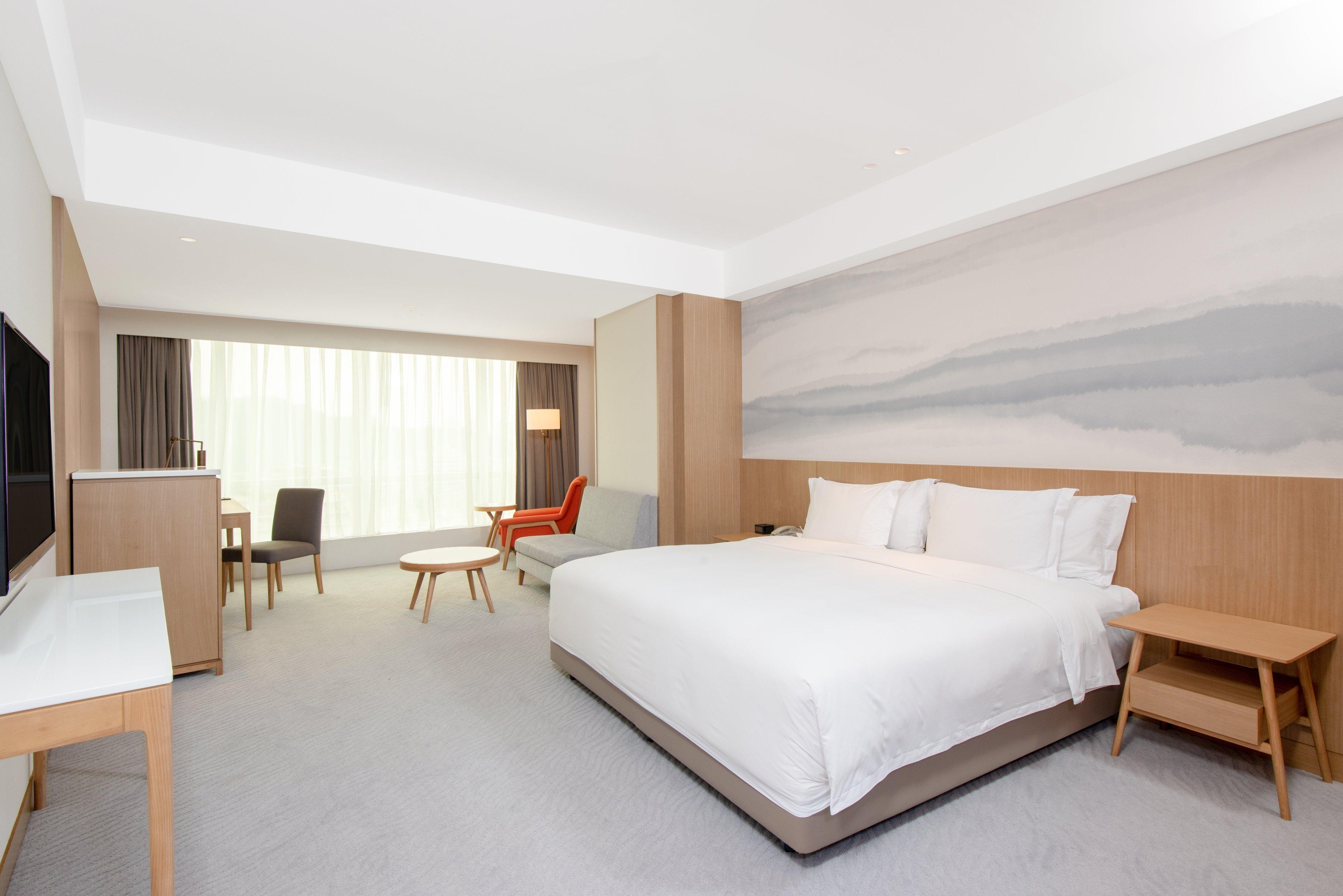 Crowne Plaza Center By Ihg - Offers Free One-way Shuttle To Chimelong Ocean Kingdom Hotel 5*