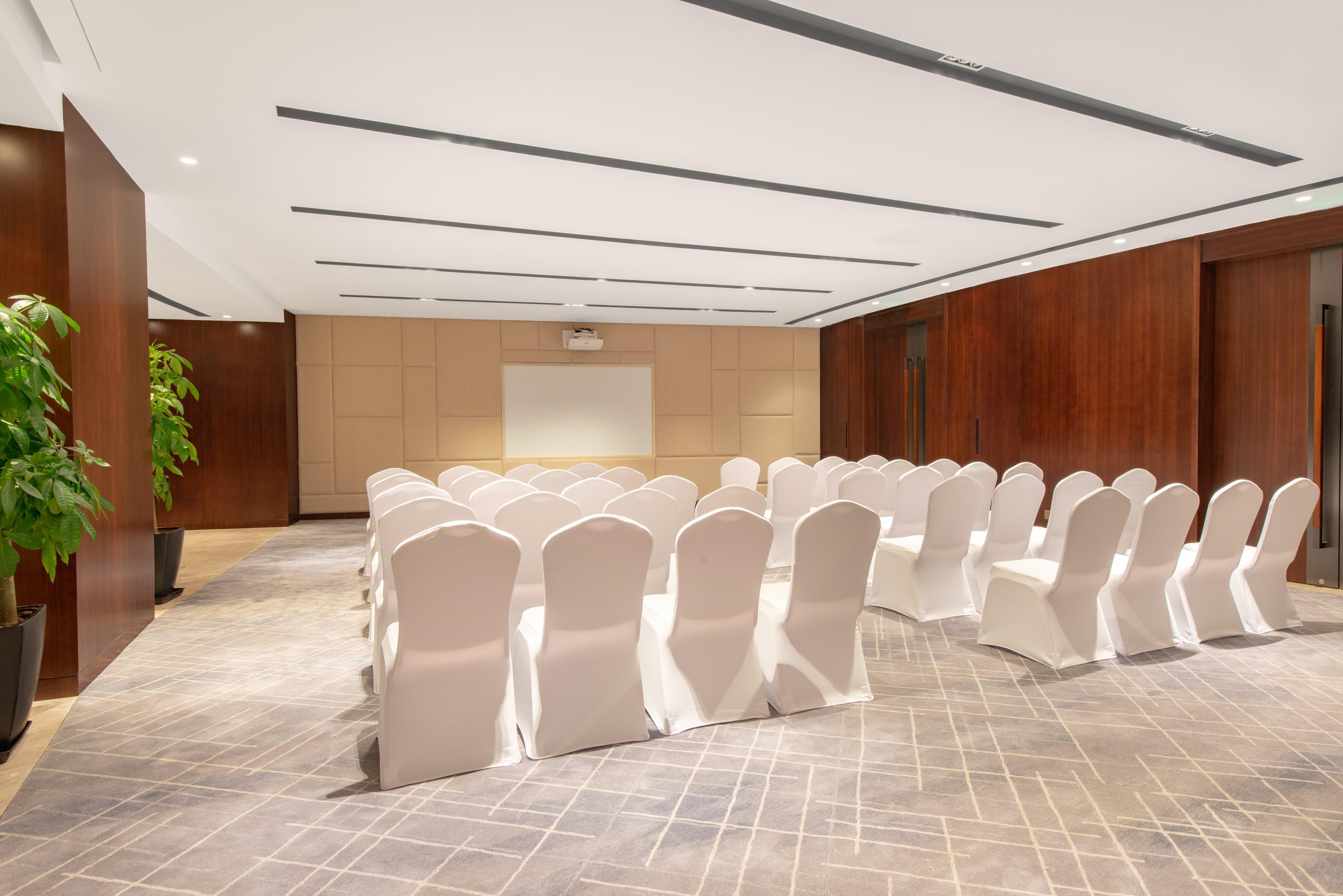 Crowne Plaza Center By Ihg - Offers Free One-way Shuttle To Chimelong Ocean Kingdom Hotel 5*