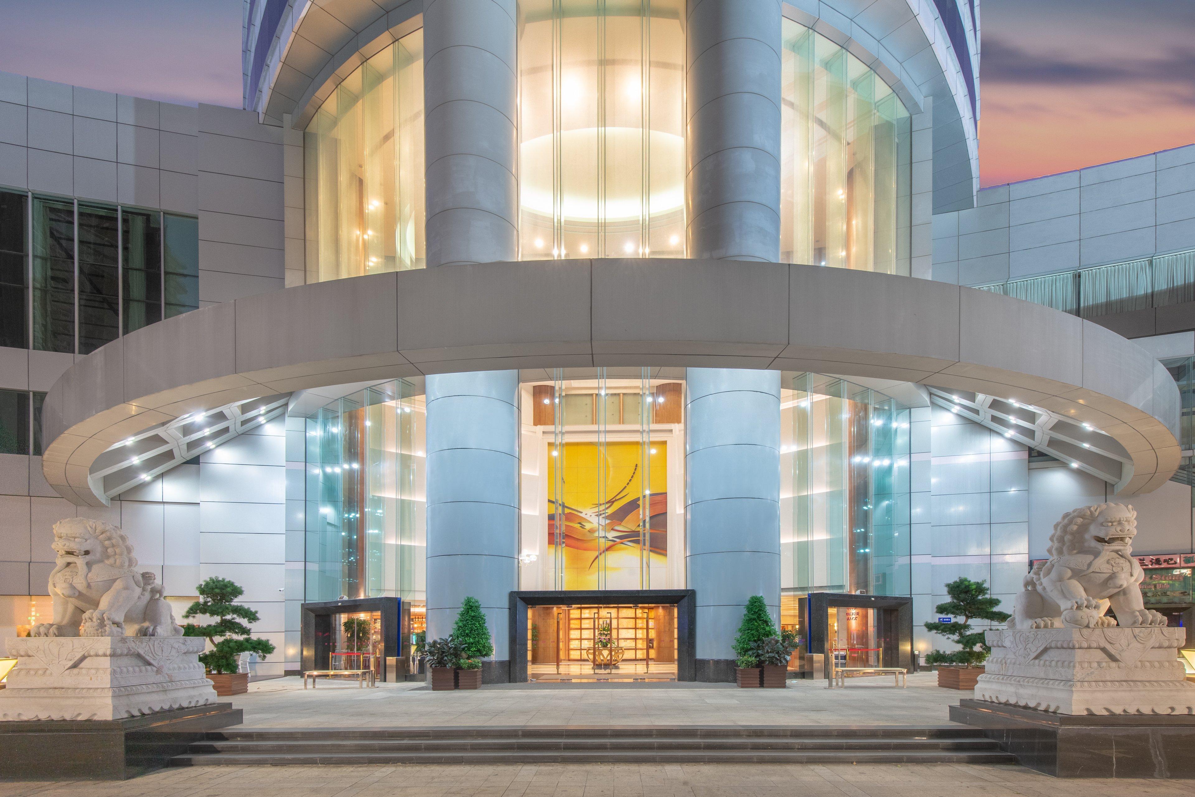 Crowne Plaza Center By Ihg - Offers Free One-way Shuttle To Chimelong Ocean Kingdom 5*