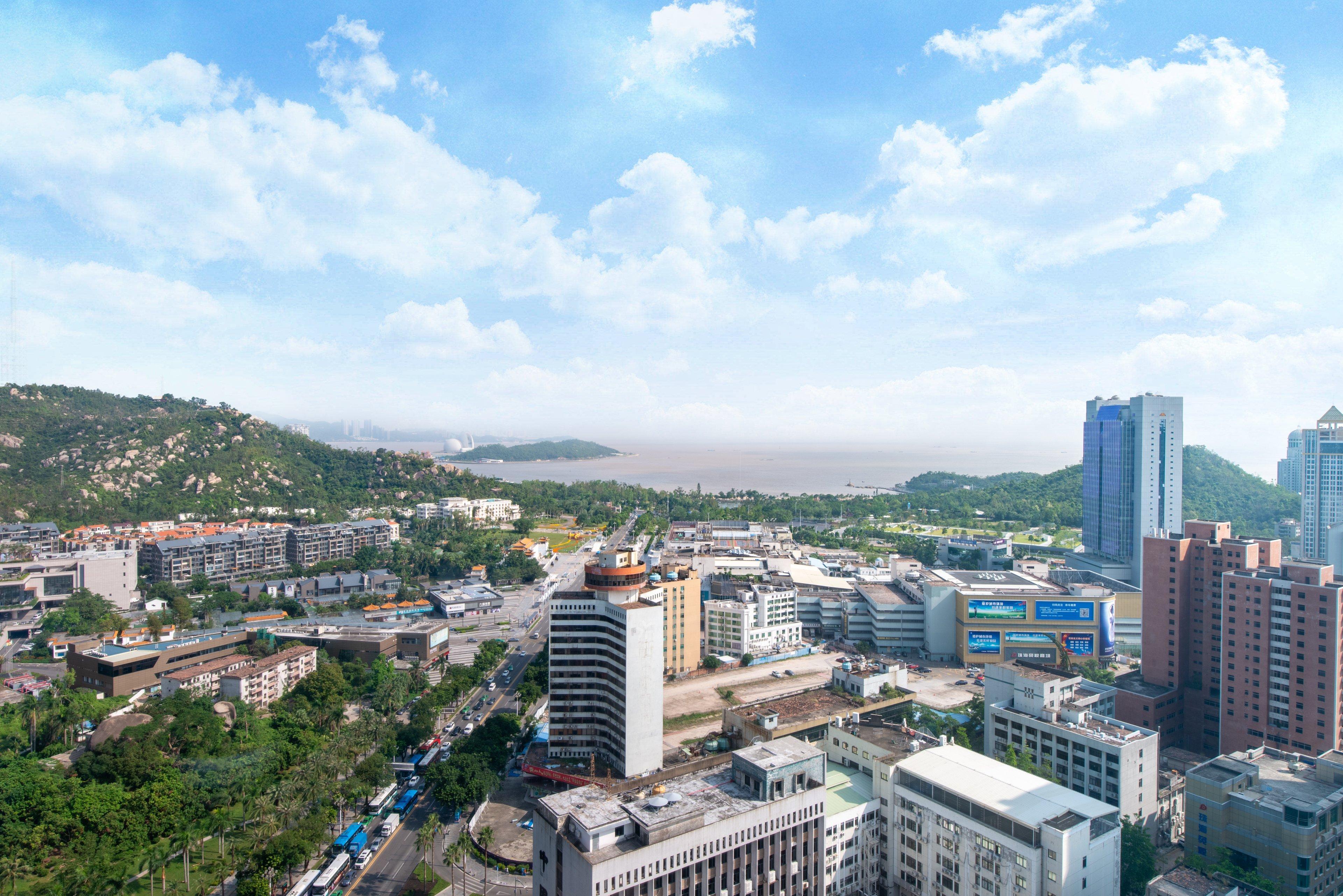 Crowne Plaza Center By Ihg - Offers Free One-way Shuttle To Chimelong Ocean Kingdom Hotel