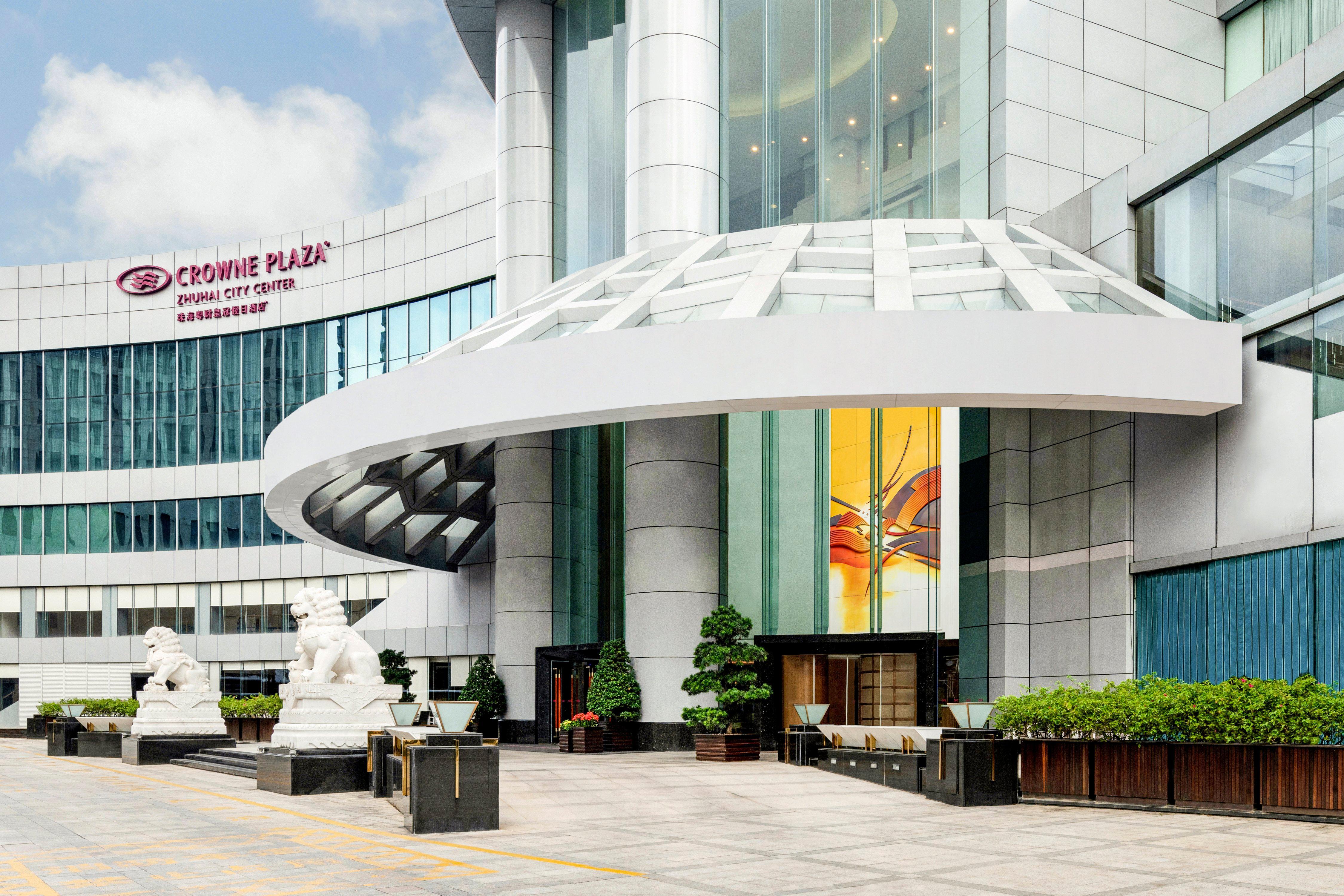 Crowne Plaza Center By Ihg - Offers Free One-way Shuttle To Chimelong Ocean Kingdom 5* Zhuhai