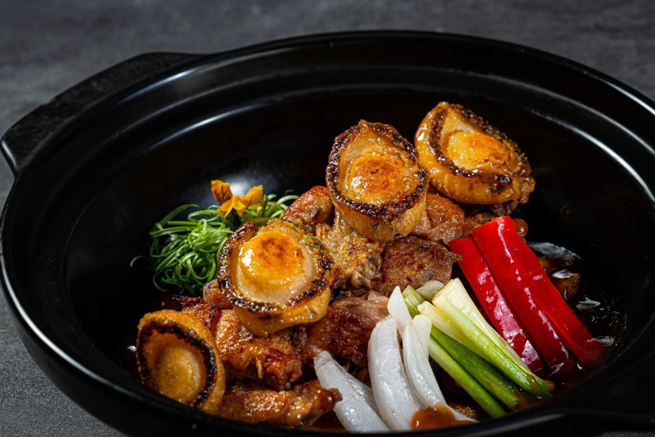 Crowne Plaza Center By Ihg - Offers Free One-way Shuttle To Chimelong Ocean Kingdom 5*