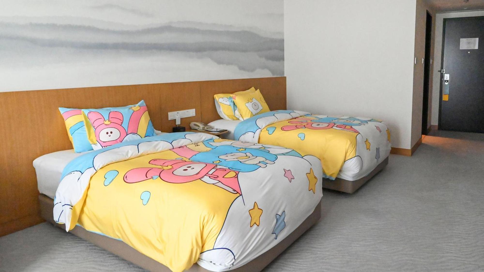 Hotel Crowne Plaza Center By Ihg - Offers Free One-way Shuttle To Chimelong Ocean Kingdom 5*