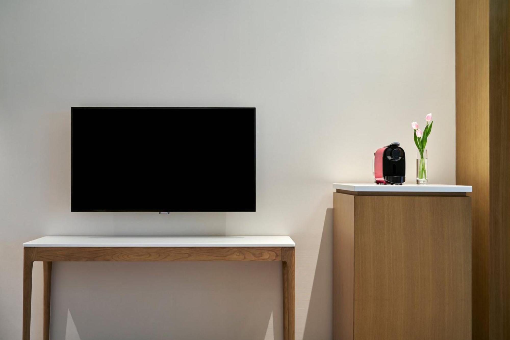 Crowne Plaza Center By Ihg - Offers Free One-way Shuttle To Chimelong Ocean Kingdom Zhuhai