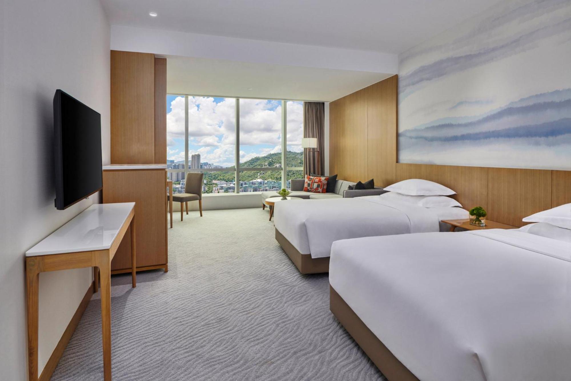 Hotel Crowne Plaza Center By Ihg - Offers Free One-way Shuttle To Chimelong Ocean Kingdom 5*