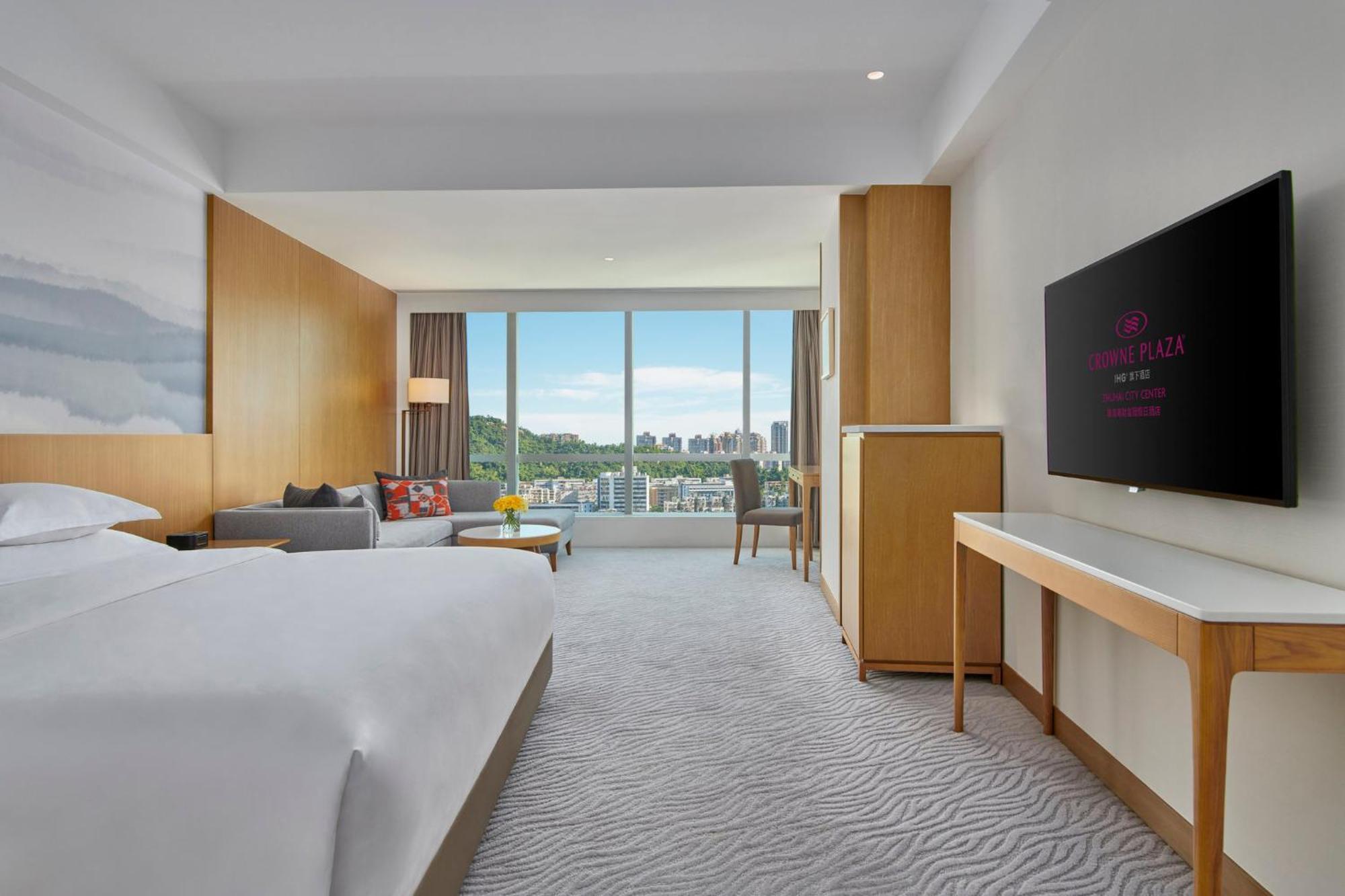Crowne Plaza Center By Ihg - Offers Free One-way Shuttle To Chimelong Ocean Kingdom Hotel